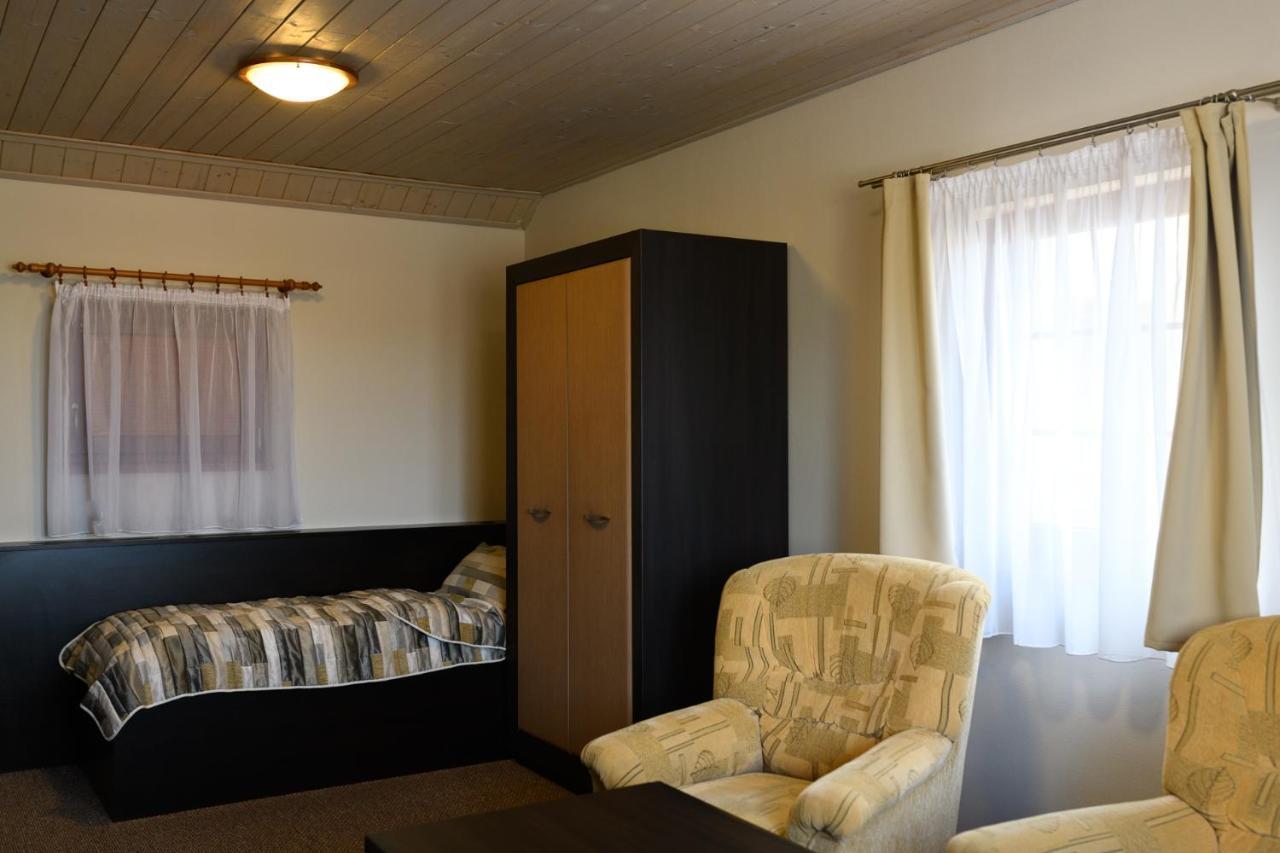 Vinarstvi U Kaplicky Hotel Zaječí Exterior foto